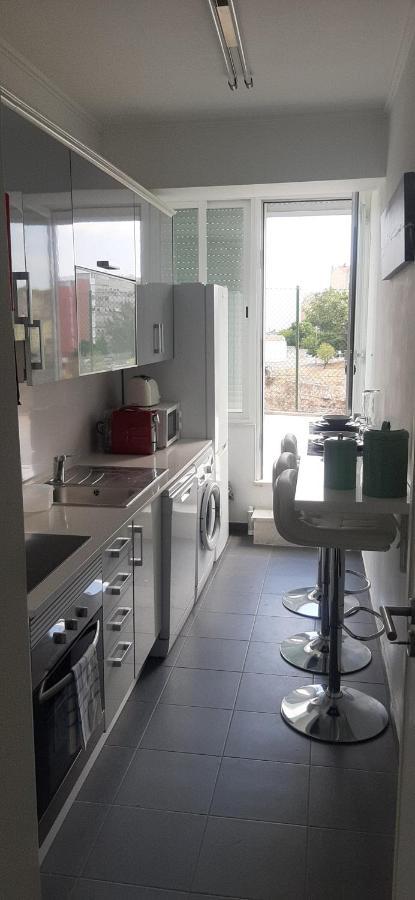 Minimalist Apartment Located Near Belem Lisbon Bagian luar foto